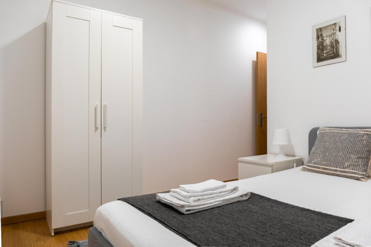 Entrecampos - Two Bedroom Apartment With Terrace Lisbon Bagian luar foto