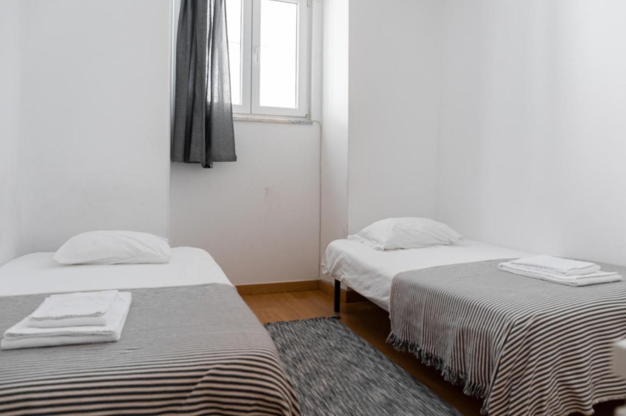 Entrecampos - Two Bedroom Apartment With Terrace Lisbon Bagian luar foto