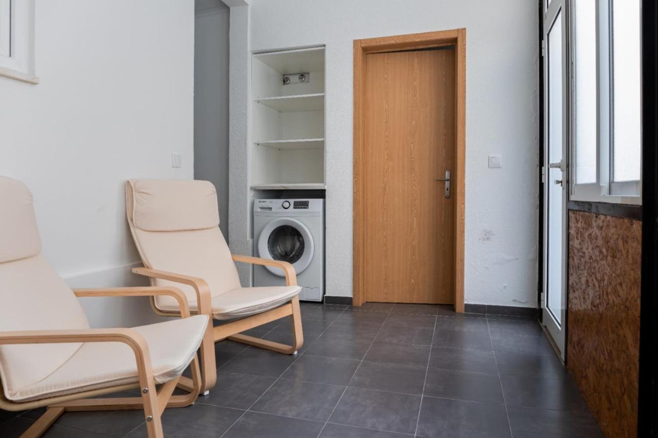 Entrecampos - Two Bedroom Apartment With Terrace Lisbon Bagian luar foto
